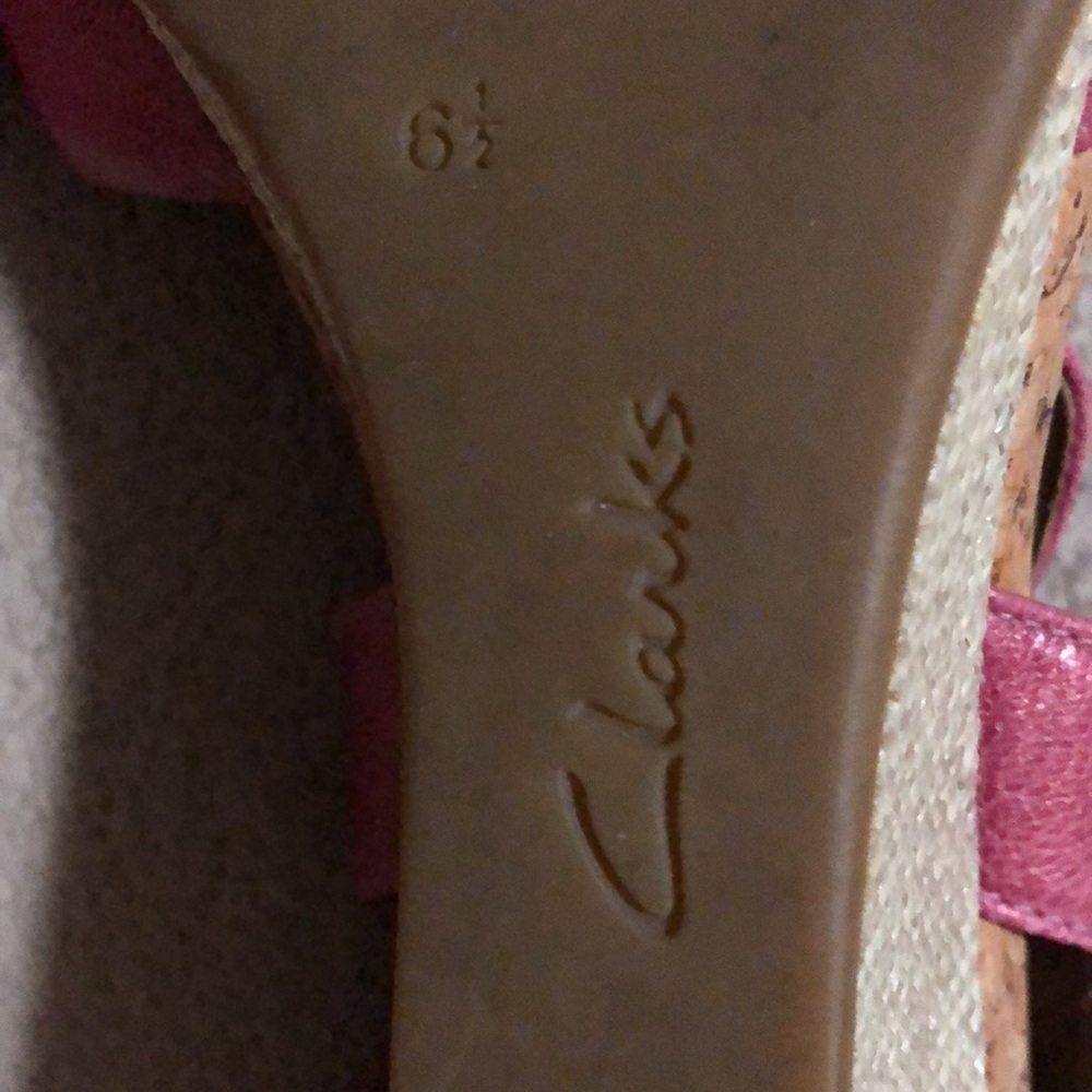 CLARKS PINK OPEN TOE SANDALS WOTH BROWN INNER AND OUTER SOLES - SIZE 6.5 - Picture 3 of 6